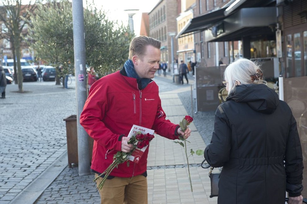 Jeppe Kofod i plakat-brøler Jeppe Kofod i plakat-brøler