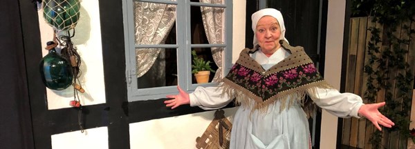 Bornholmsk vender tilbage til de skr� br�dder � d�mmes�!