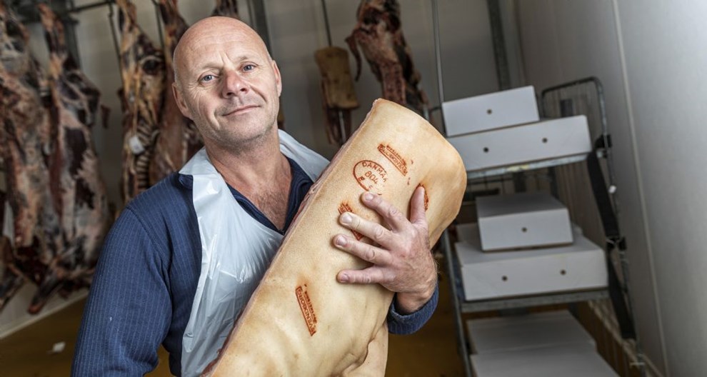Han har overtaget caf� og g�rdbutik p� Hallegaard