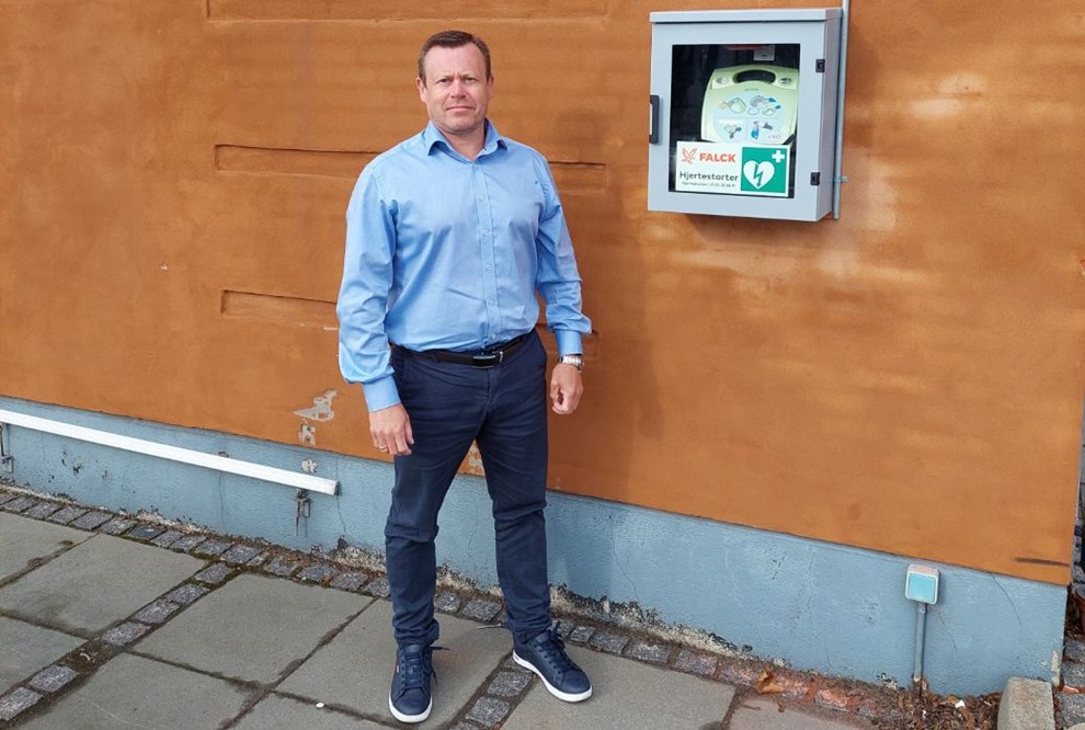 Byggecenter flytter hjertestarter udenfor