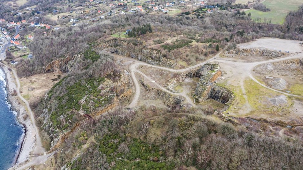 Kajamaanses hule og Nevada-klippen i Ringebakkerne