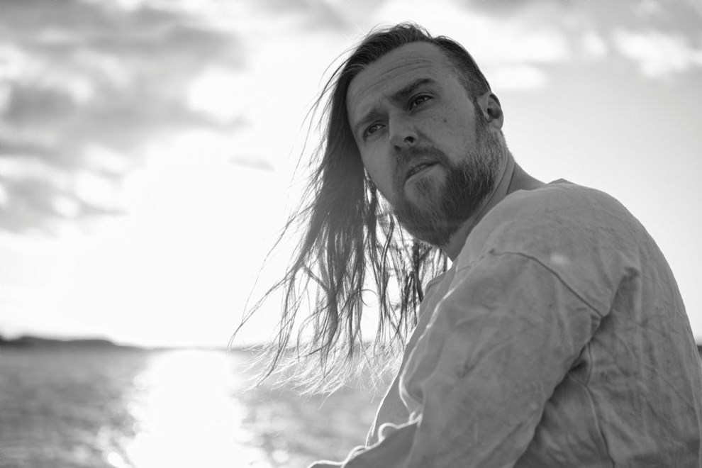 H�r selv: Bornholmsk skuespiller med vild strubesang