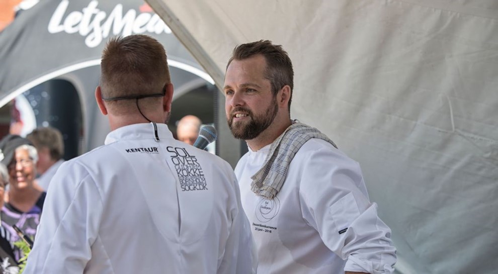 Tre hold dyster p desserter i Gudhjem