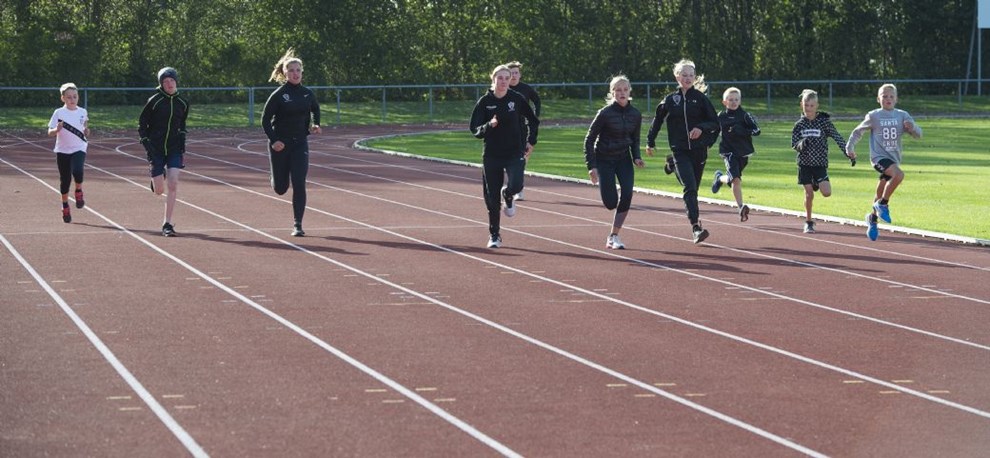 Politikerne t�r ikke love noget