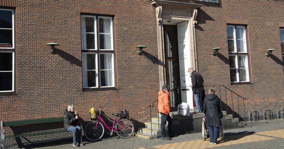 Bornholms sidste bank lukker for kassebetjening