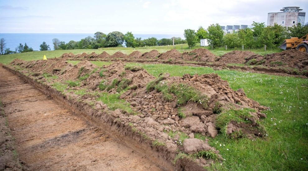 Arkæologer på Helligdommen: Der kommer ikke supermeget frem Arkæologer på Helligdommen: Der kommer ikke supermeget frem