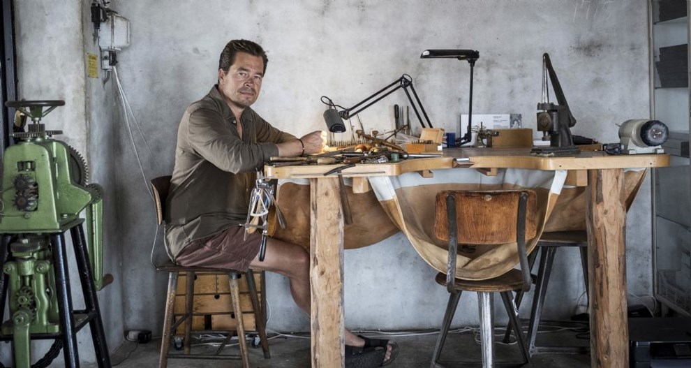 Sebastian Frost om hel�rs�bent: Glem det!