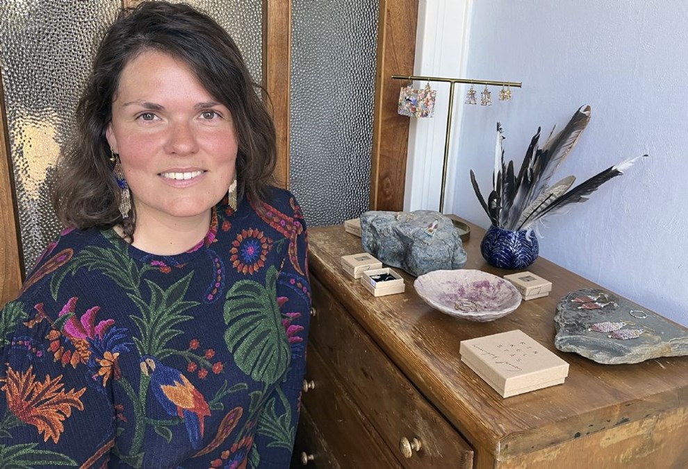 Helene laver perlesmykker, nr brnene er puttet: Jeg bruger mere tid p det, end jeg selv er klar over