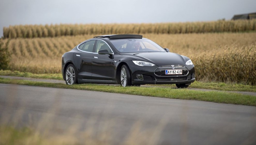 Tesla dumper prisen: 'Jeg har ondt af folk'