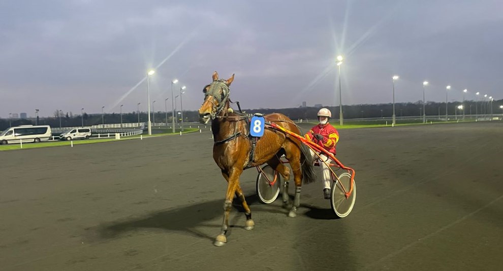 Mads Petersen m�tte se sig sl�et i Paris