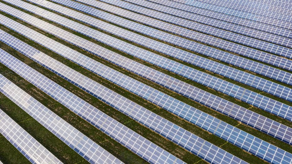 Beof gr med i solcellepark i sterlars