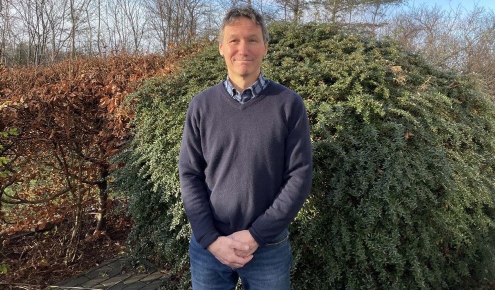 Claus har 'den mest rædselsfulde stillingsbetegnelse man overhovedet kan have'