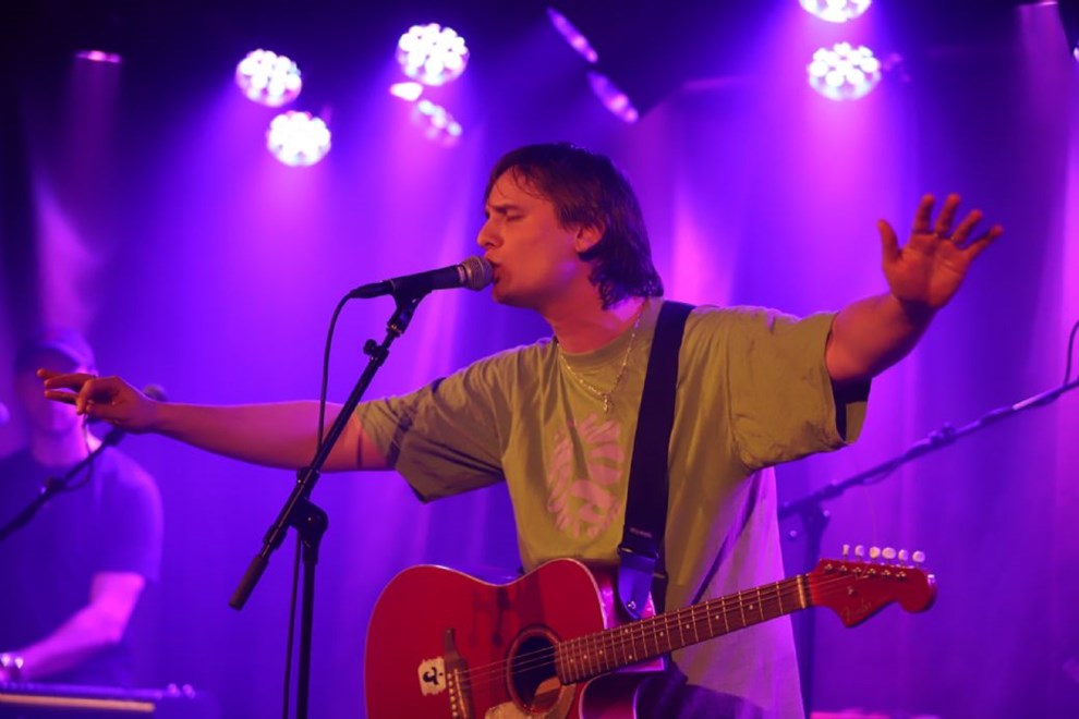 Neonfarvet, 80�er-drejet poprock med et nutidigt twist 