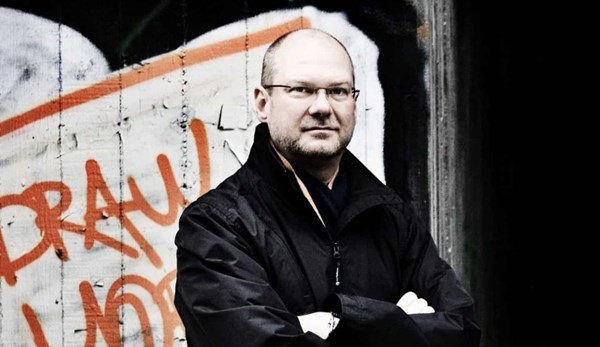 Michael taler n�sten alle dialekter (og bornholmsk)