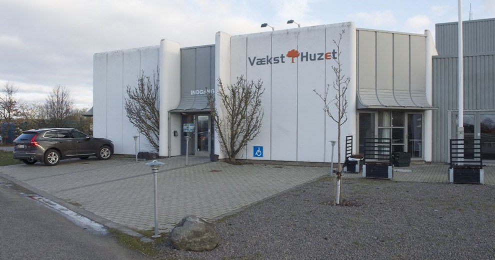 Idr�tsforening vil k�be V�ksthuzet