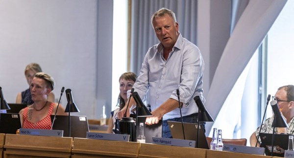 S�ren Schow svarer igen: 'Det skal formanden kunne tackle'