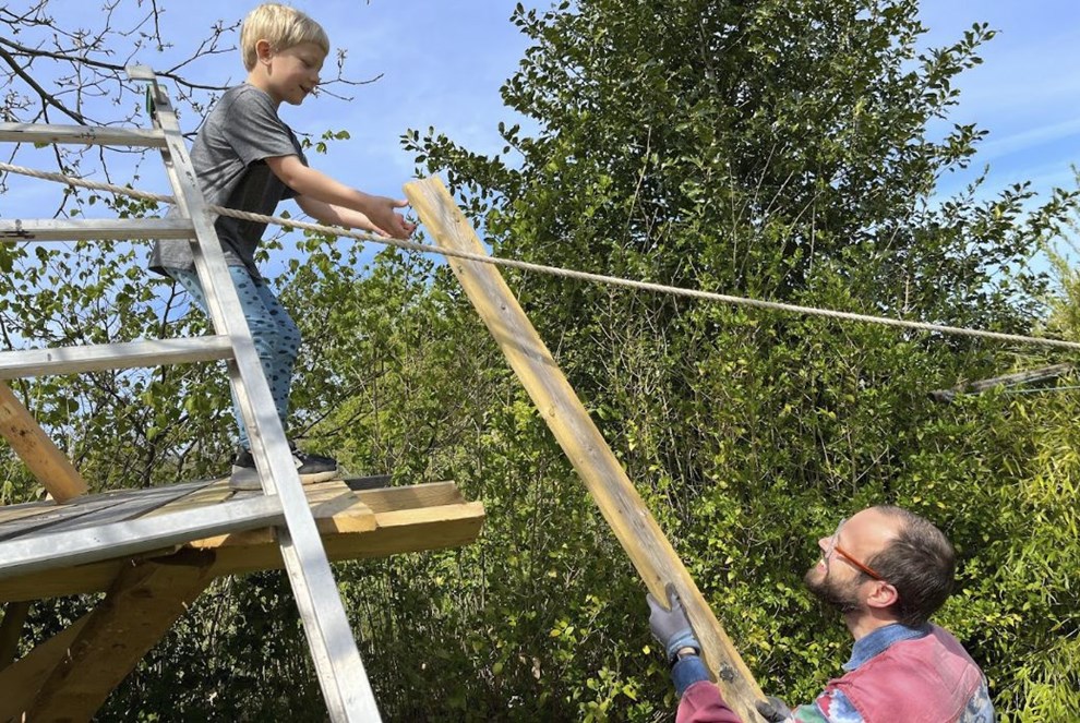 Da forldrene slukkede for skrmen lrte seksrige Anker at lege igen