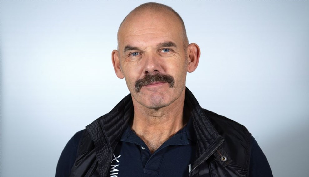 Venstres formand stopper jeblikkeligt efter fjendeopgr