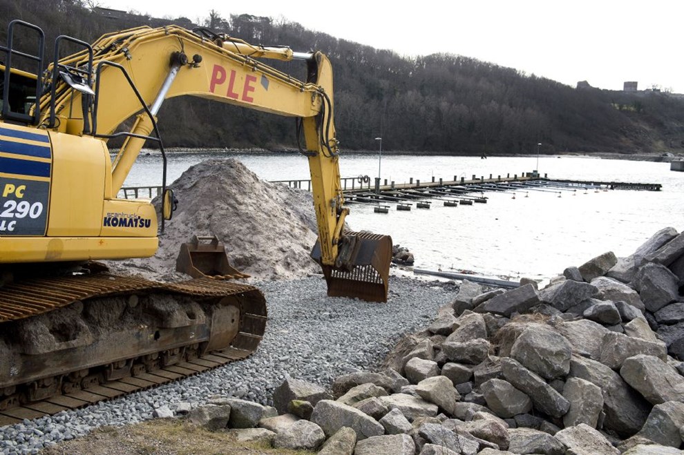 PLE stter fem millioner i banken