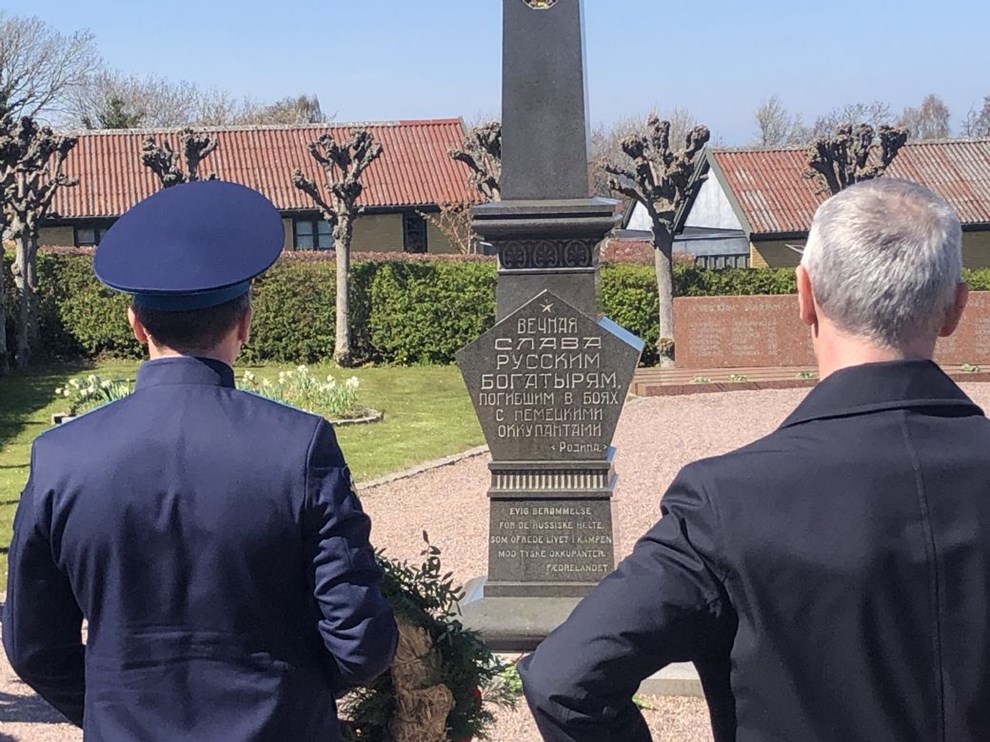 Ambassadr p ultrakort besg i Allinge