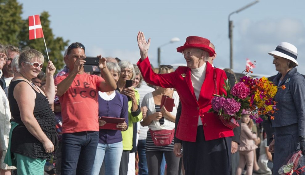 Nu er det officielt: Dronningen indvier fane p Bornholm som frste sted