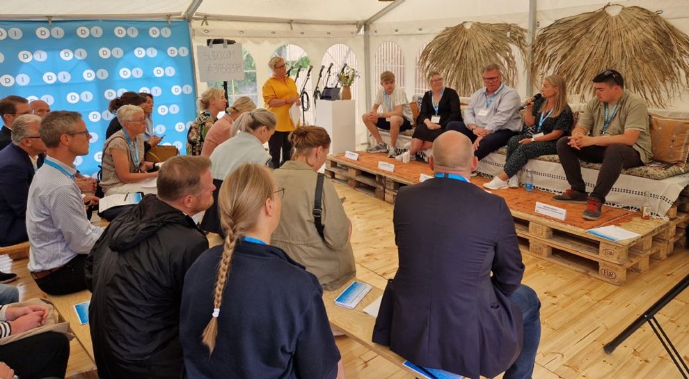 Retter fokus mod 'krvende' generation 