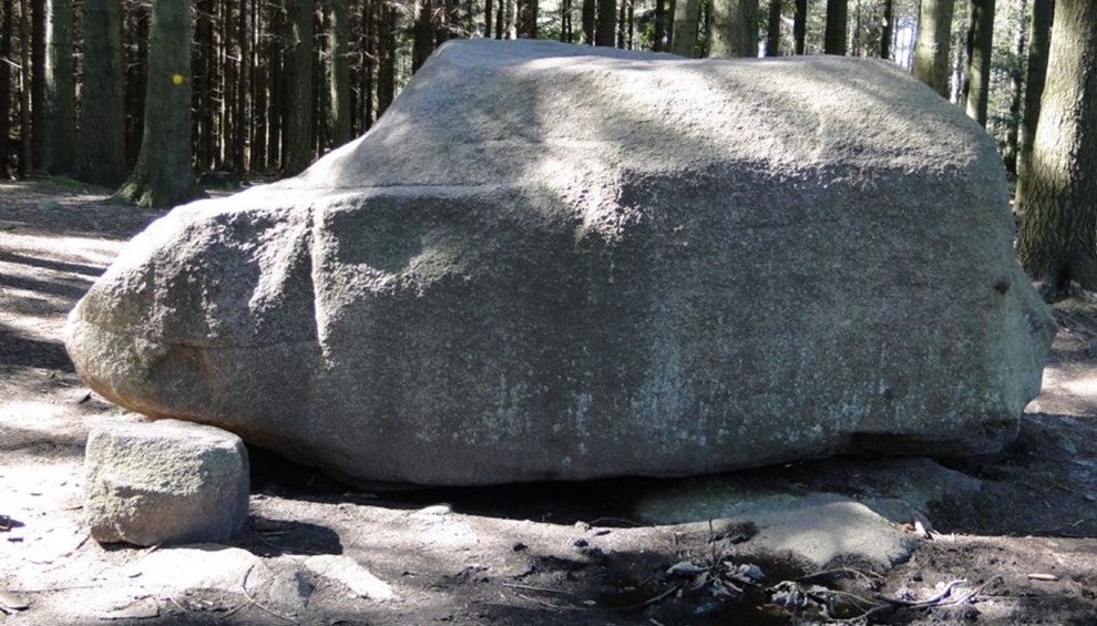 Rokkestenen rokker igen