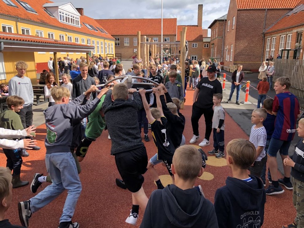 Ny legeplads blev endelig �bnet