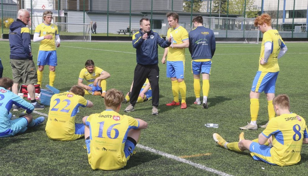 Trods kmpe feberredning: NB Bornholm skifter trnerteamet ud