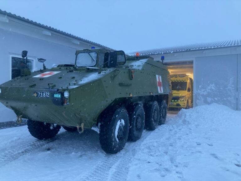 Pansrede mandskabsvogne har sluttet sig til beredskabet