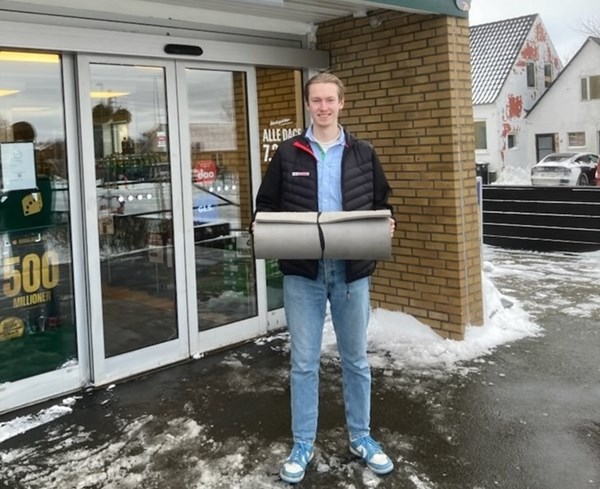 Overnattede i frokoststuen for at kunne �bne butikken