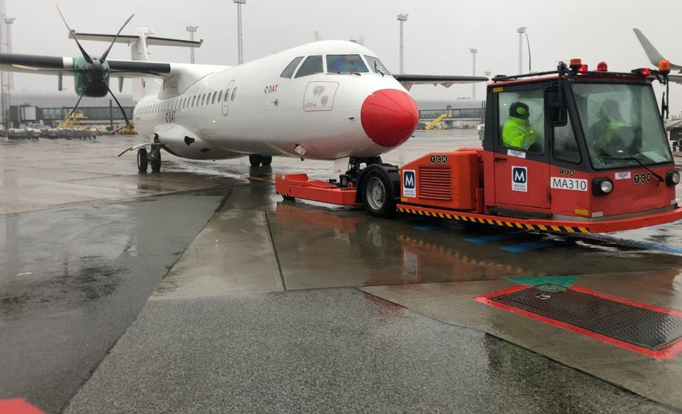 Traktortr�k i lufthavnen