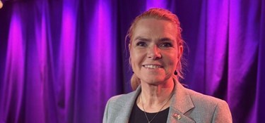 Støjberg på øen med klar melding