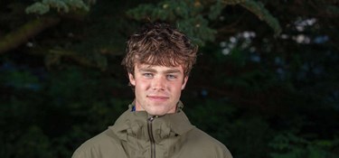 20-årige Emil vil ind i politik: 'Jeg håber, at der kan blive luftet ud'