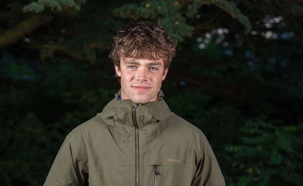L�rer prikkede ham p� skulderen: Nu stiller 20-�rige Emil op til valg