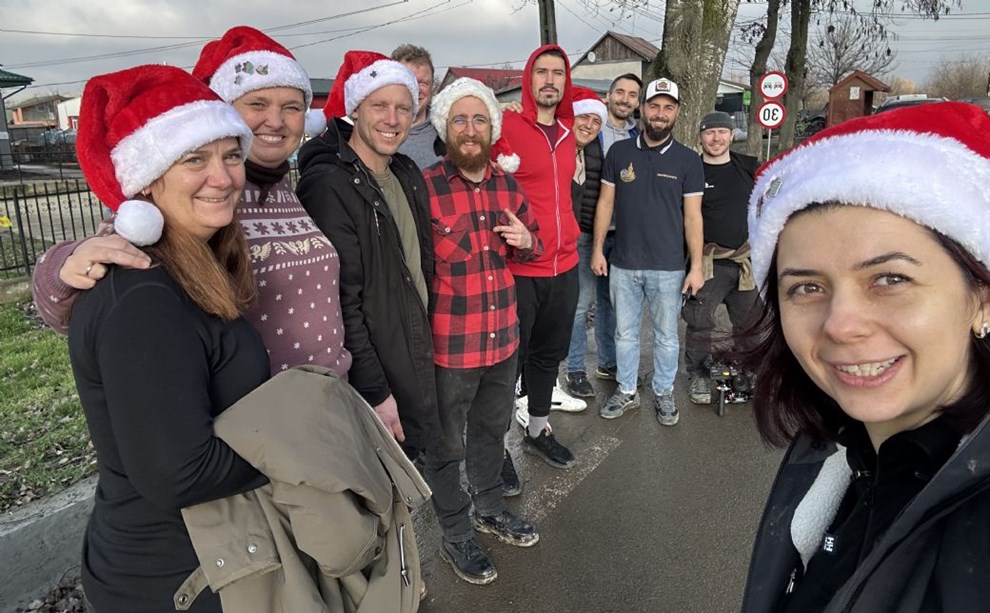 'Nogle ved ikke, hvordan man åbner gaver': Anderledes juletur for bager Dam 'Nogle ved ikke, hvordan man åbner gaver': Anderledes juletur for bager Dam