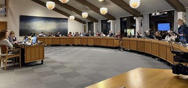 Sidste svingom med grin, uenigheder og vante stemmer