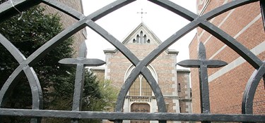 Fond giver 750.000 kroner: Nu kan kirke få nyt tag