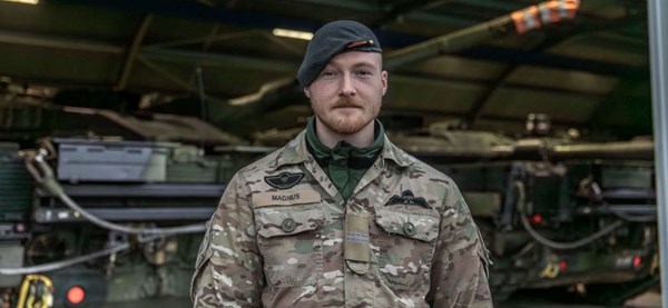 Magnus er udsendt i Letland: 'Man kan godt t�nke: Hvorfor fanden er jeg her?�