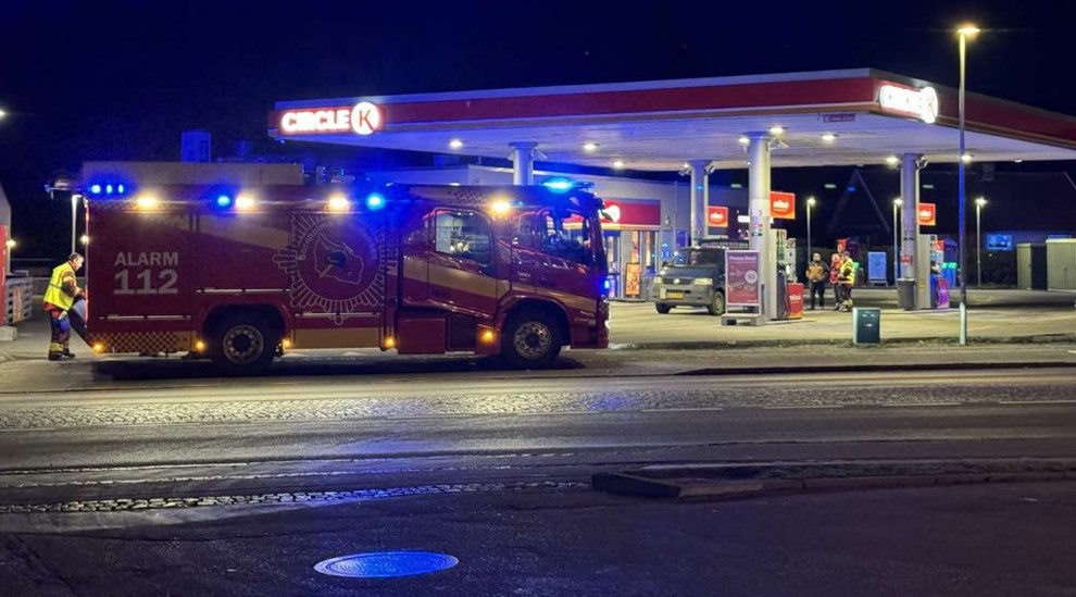 Benzin fld ud  blev stoppet af kattegrus