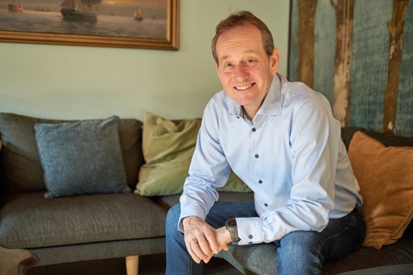 Han kan p�virke valget. Men han ved ikke om han vil