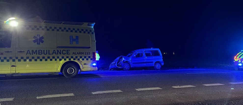 Bil og traktor i uheld i Aakirkeby