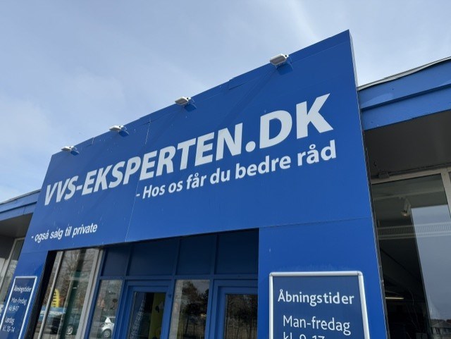 Stor k�de drejer n�glen om: R�nne-butik lukker