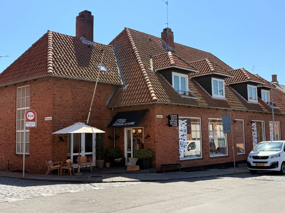 S�tter butikken til salg efter 17 �r