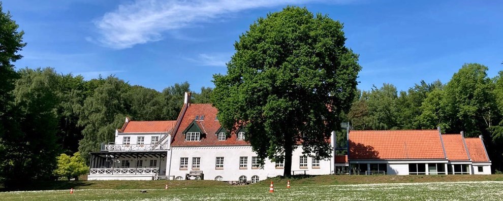 Der er lagt låg på efterskolens fremtid Der er lagt låg på efterskolens fremtid