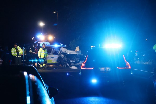 Politiet k�rte galt og sp�rrede vejen
