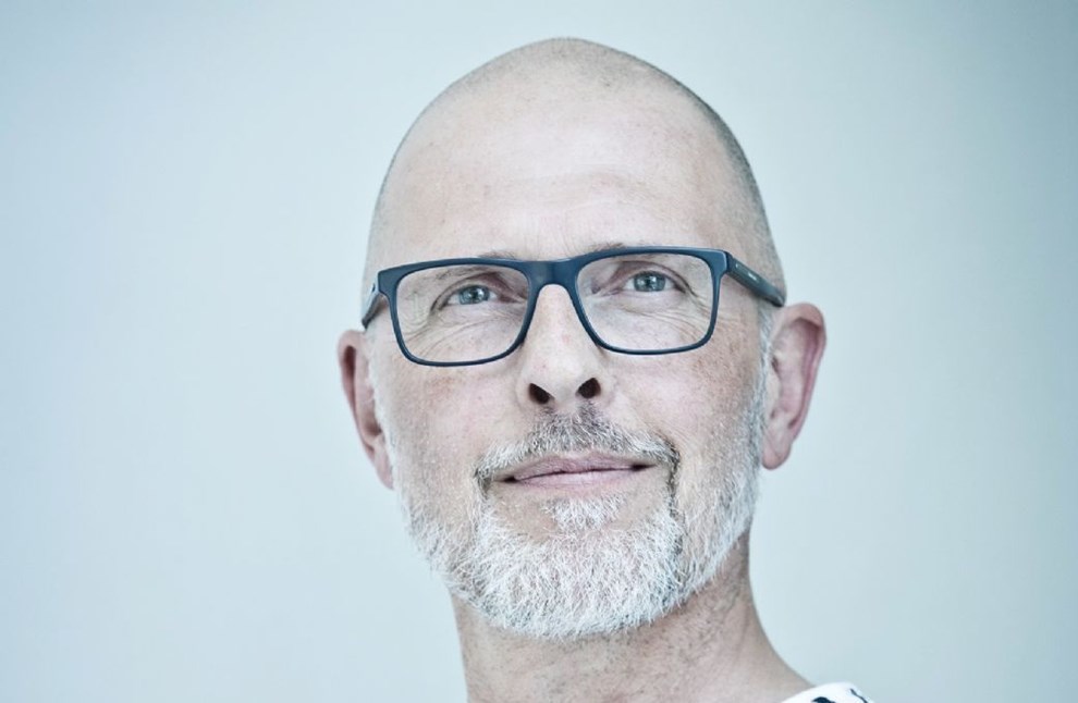 Rejste den halve jordklode rundt � og stod pludselig ved den lille by Bornholm