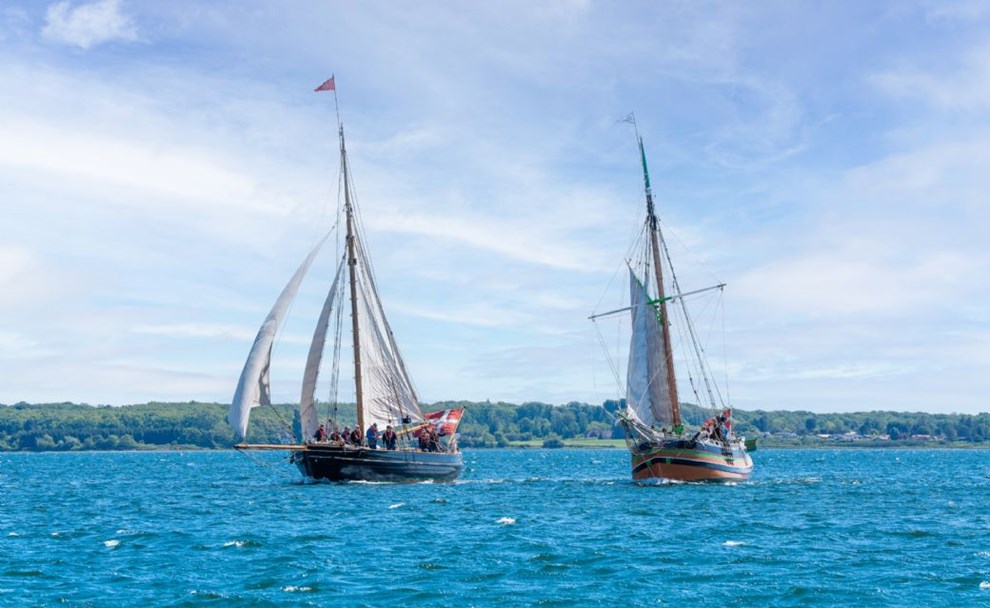 Bes�g historiske skibe i Allinge