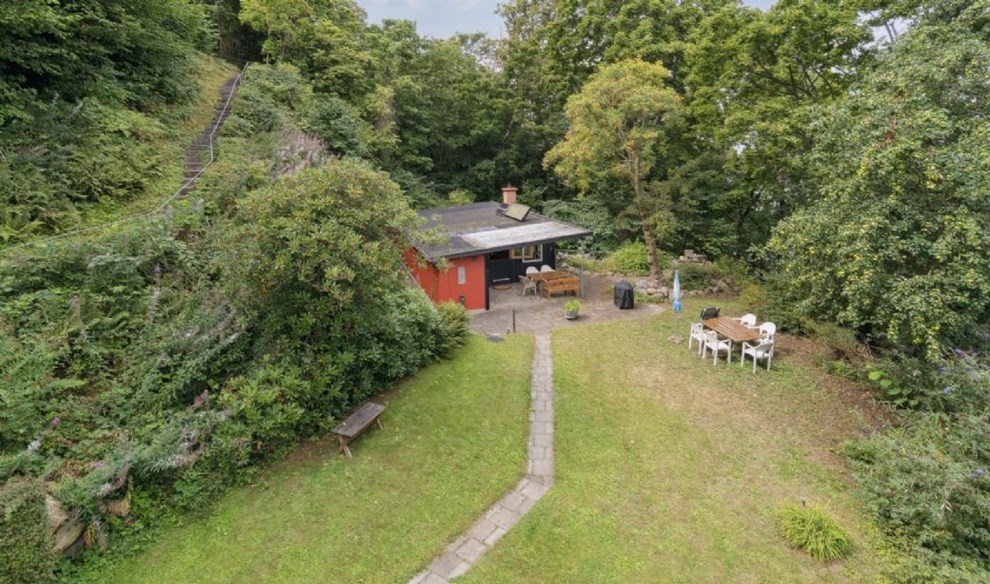 Mægler drukner i interesse for et lille hus Mægler drukner i interesse for et lille hus