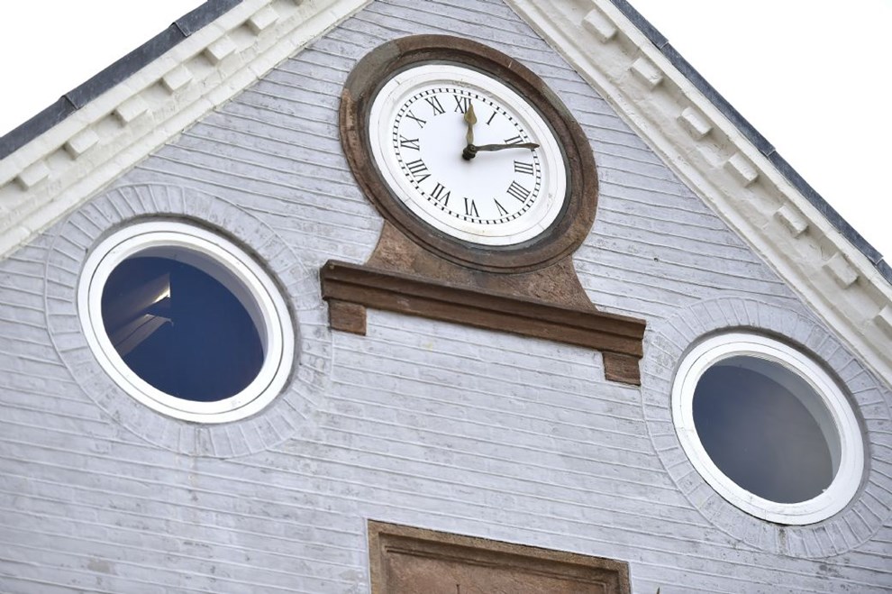 Skolel�rer frifundet i sag om bluf�rdighedskr�nkelse